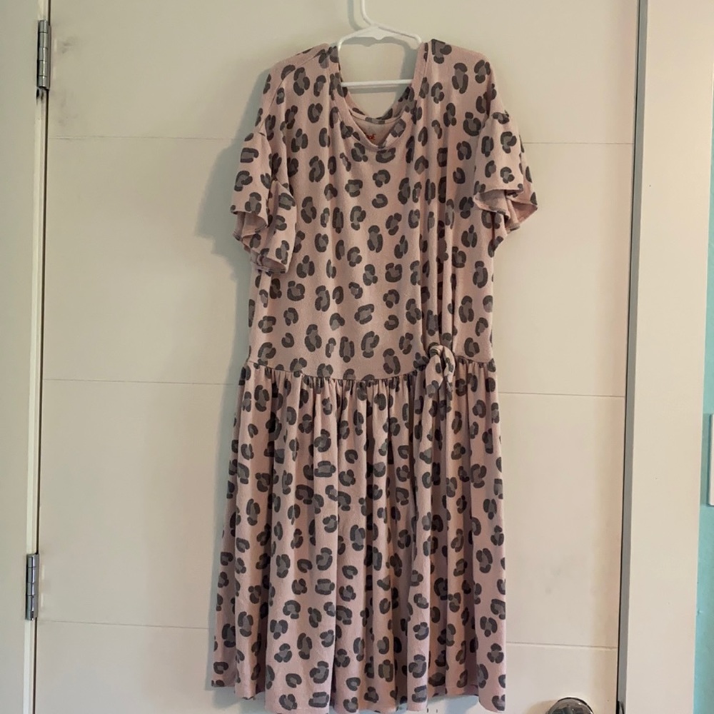 Pink and grey cheetah print dress!🐆